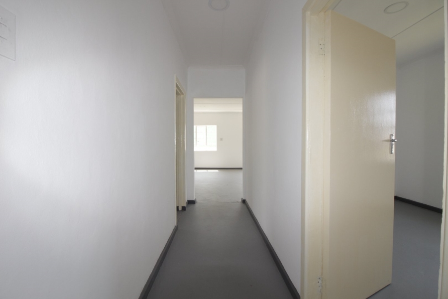 4 Bedroom Property for Sale in Jeffreys Bay Central Eastern Cape